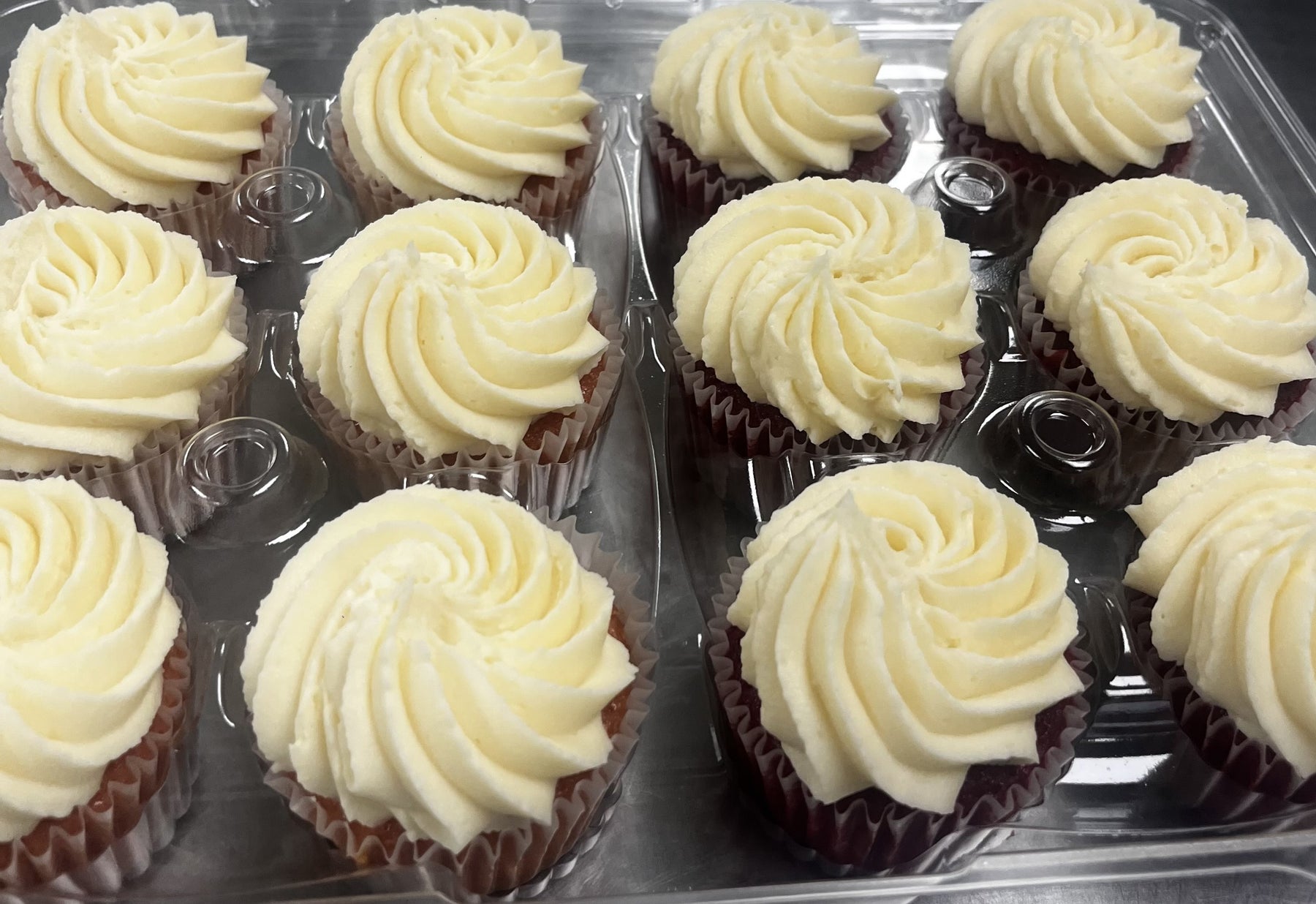 Strawberry & Red Velvet Dozen Cupcakes